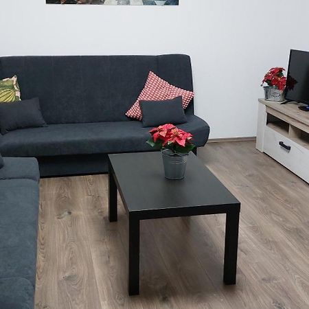 וואראז'דין Apartman Megolina מראה חיצוני תמונה
